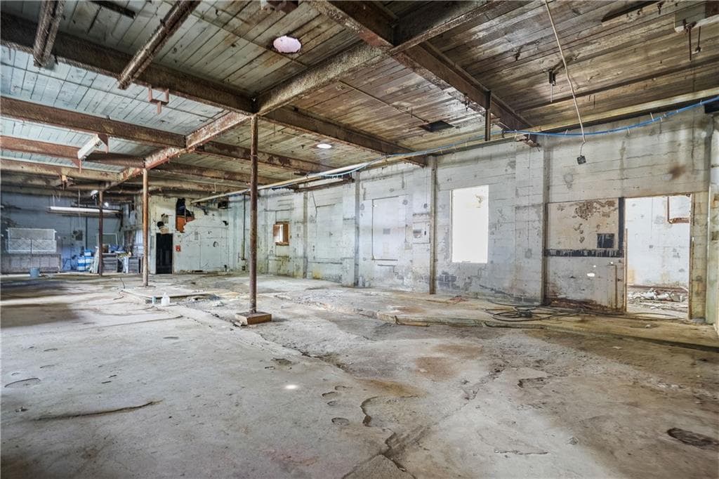 50 Waterman Avenue photo 8