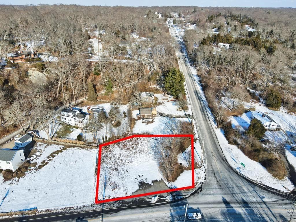 Commercial at 2388 Main Road, Tiverton, photo 4 of 8