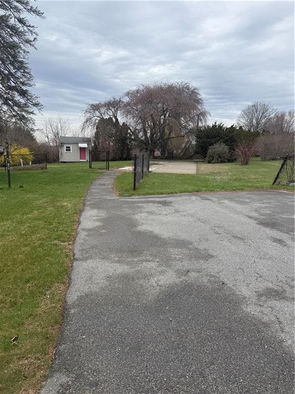 249 Middle Road photo 10