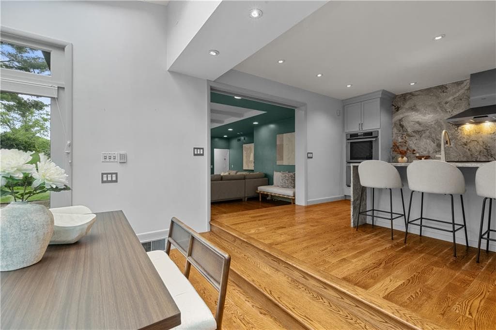 80 Clarendon Avenue photo 17