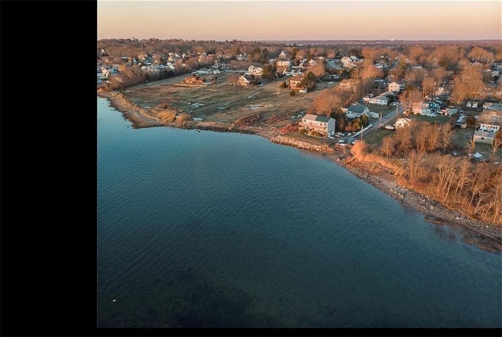 00 Grove Avenue photo 15