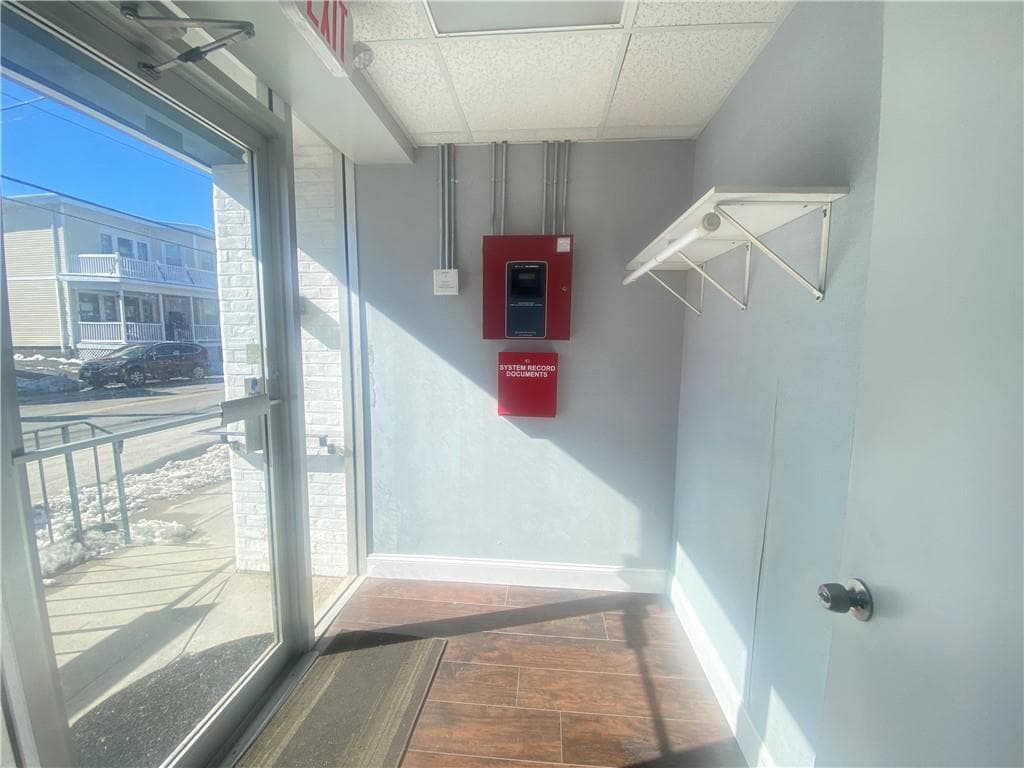 761 Park Avenue photo 2