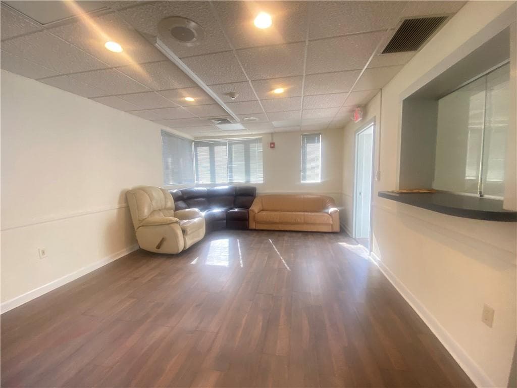 761 Park Avenue photo 3