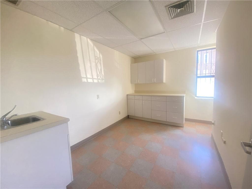 761 Park Avenue photo 9