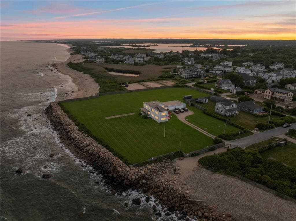 Single Family Residence at 2 Green Hill Avenue, South Kingstown, photo 17 of 20