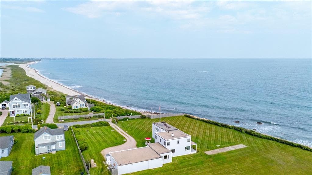 Single Family Residence at 2 Green Hill Avenue, South Kingstown, photo 3 of 20
