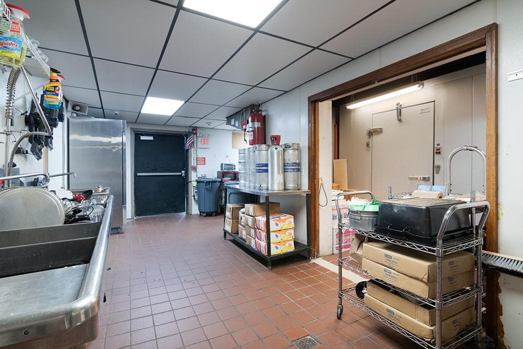 245 Washington Street photo 21