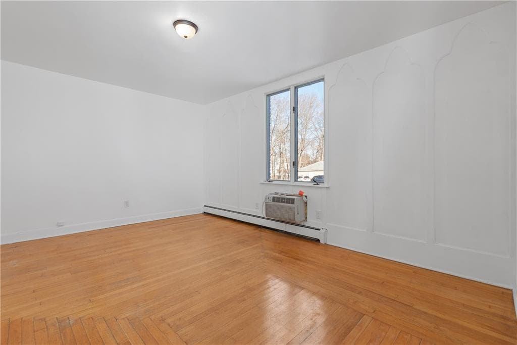 58 Hamlet Avenue photo 12