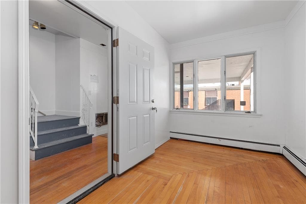 58 Hamlet Avenue photo 5