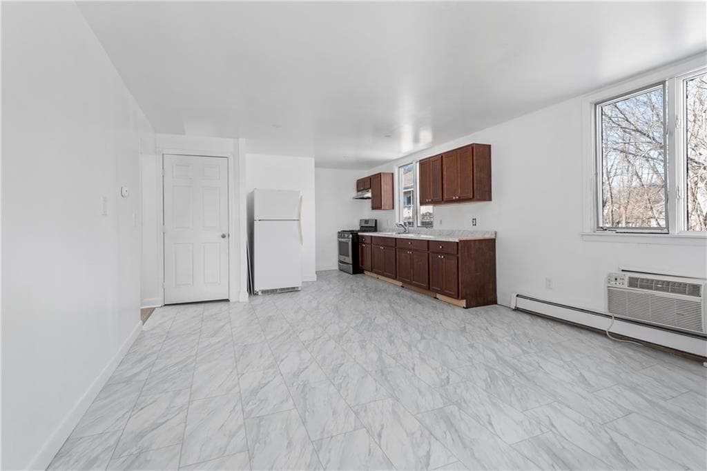 58 Hamlet Avenue photo 33