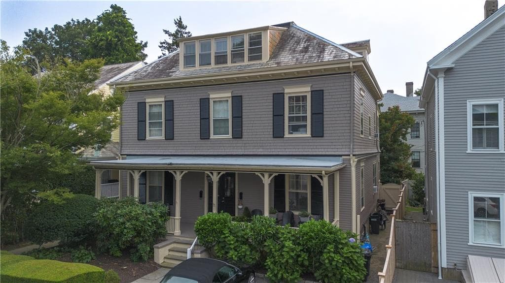 1 3 Pell Street