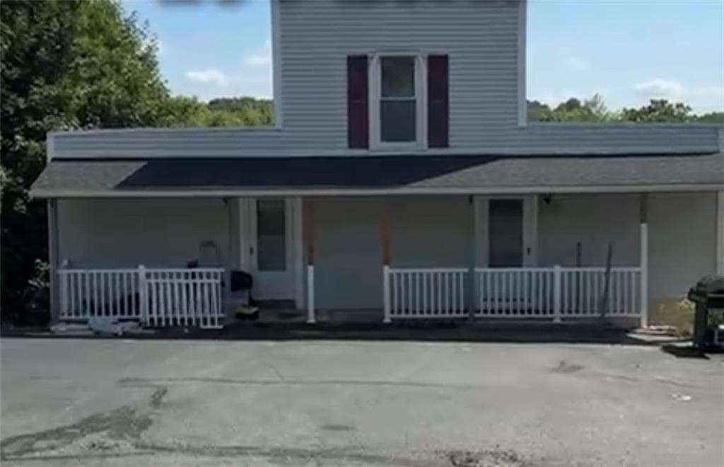Single Family Residence at 32 Summit Avenue, West Warwick, photo 2 of 2