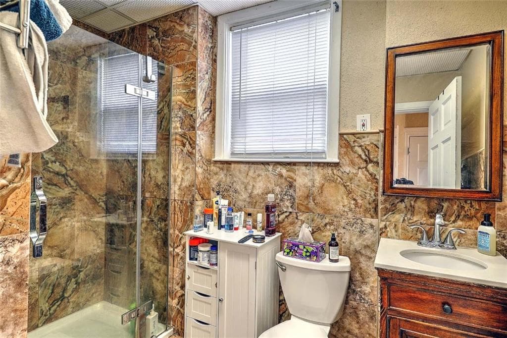 134 138 Irving Avenue photo 26
