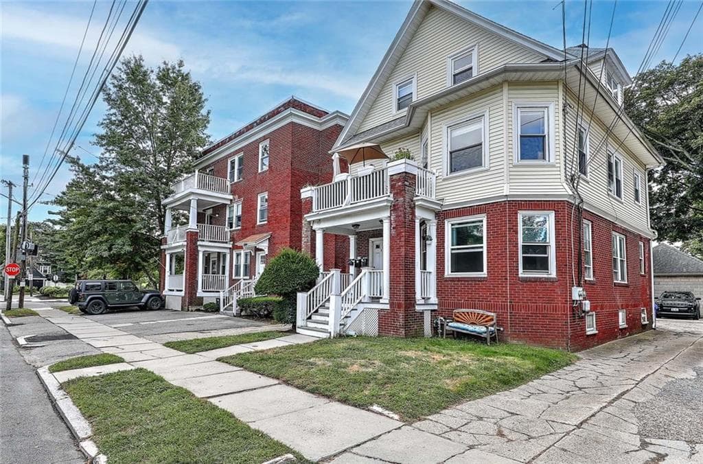 134 138 Irving Avenue photo 41