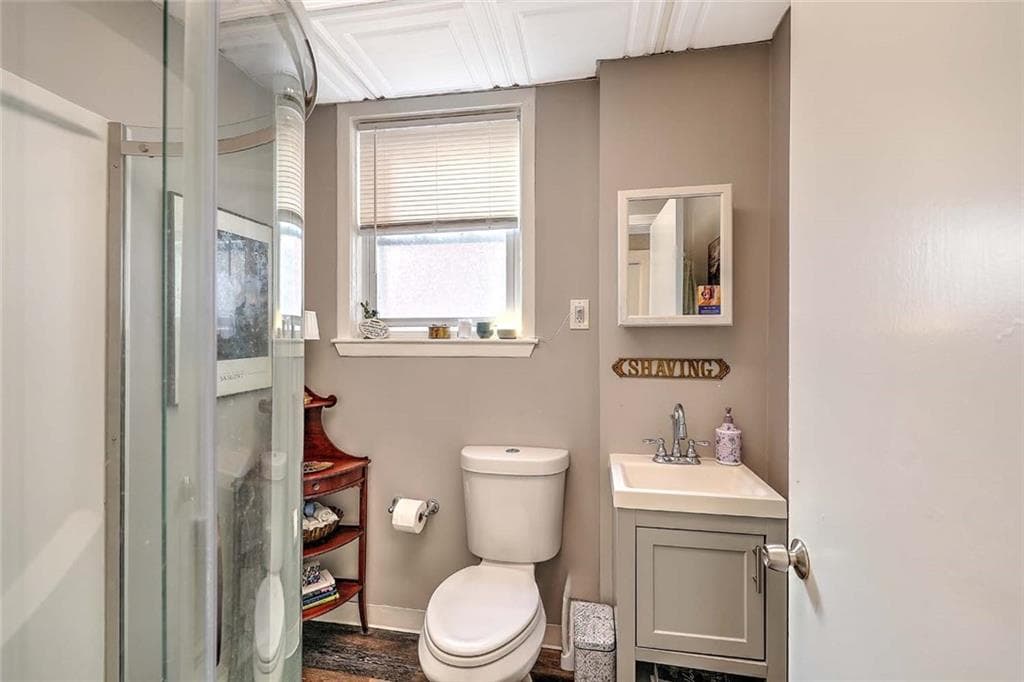 134 138 Irving Avenue photo 11