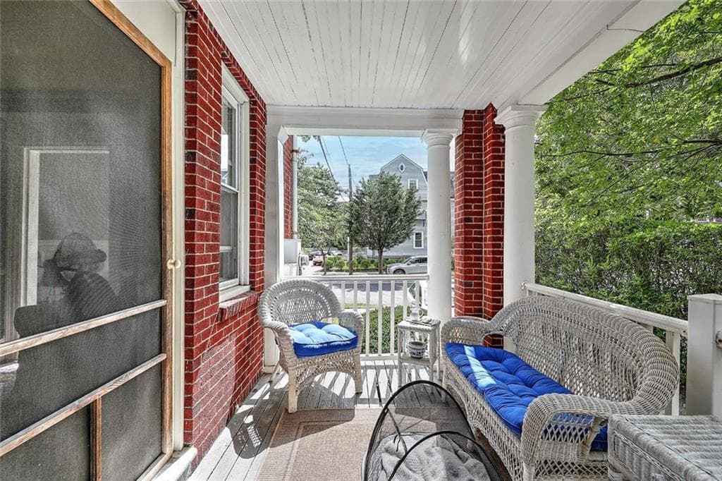 134 138 Irving Avenue photo 8