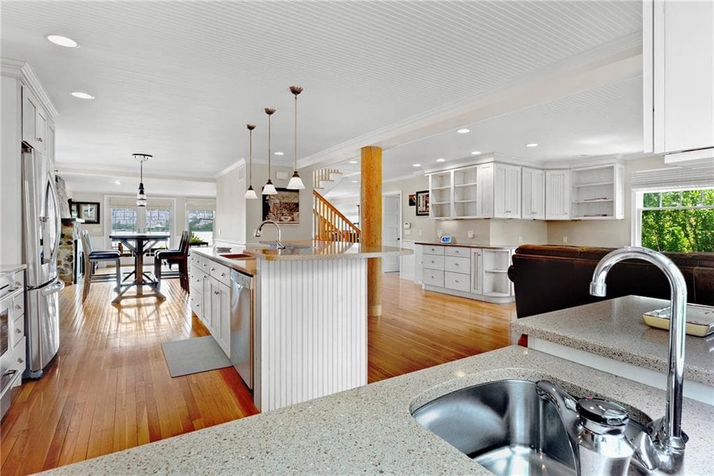 Single Family Residence at 169 Narragansett Boulevard, Portsmouth, photo 20 of 50