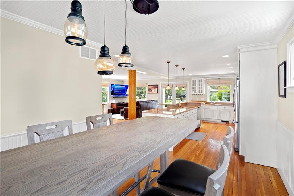 Single Family Residence at 169 Narragansett Boulevard, Portsmouth, photo 24 of 50