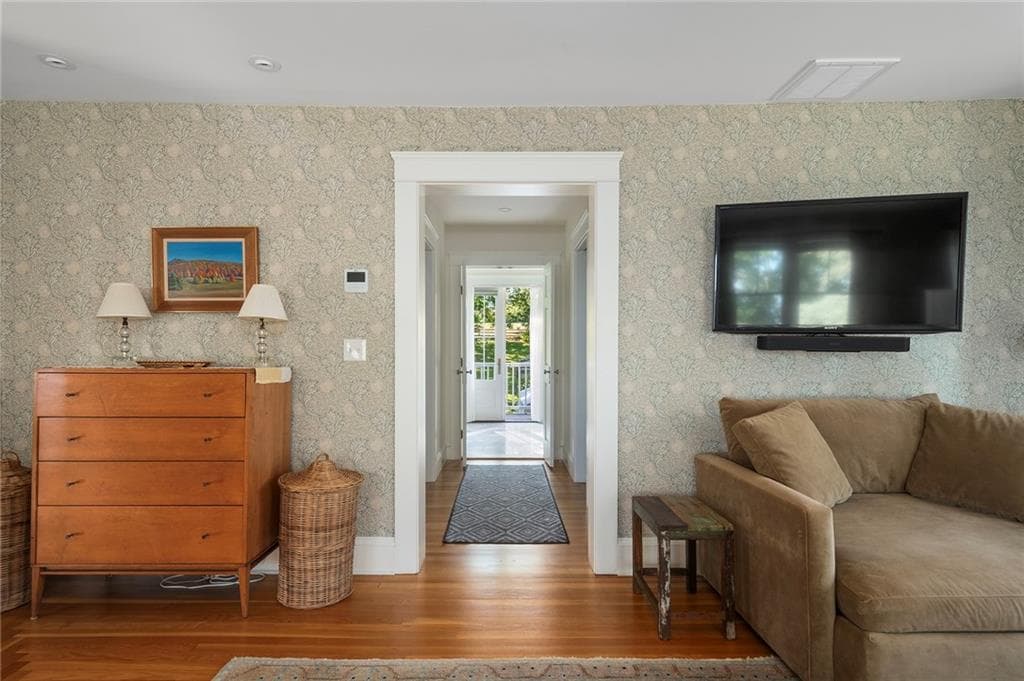 140 Aldrich Avenue photo 32