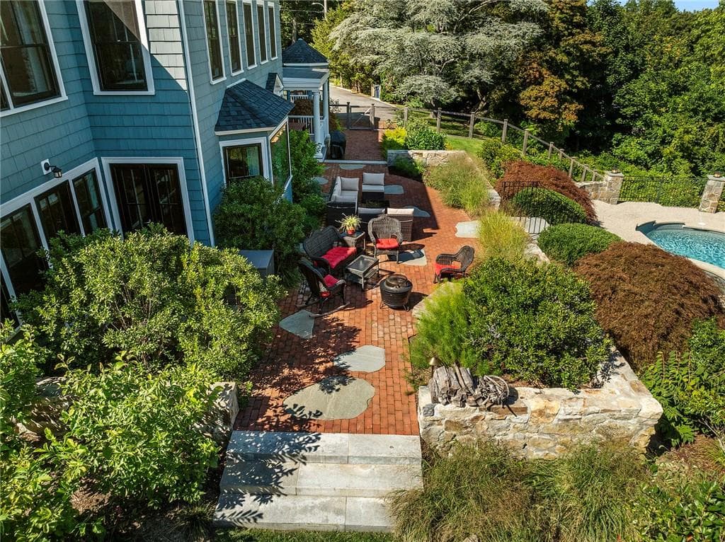 140 Aldrich Avenue photo 5