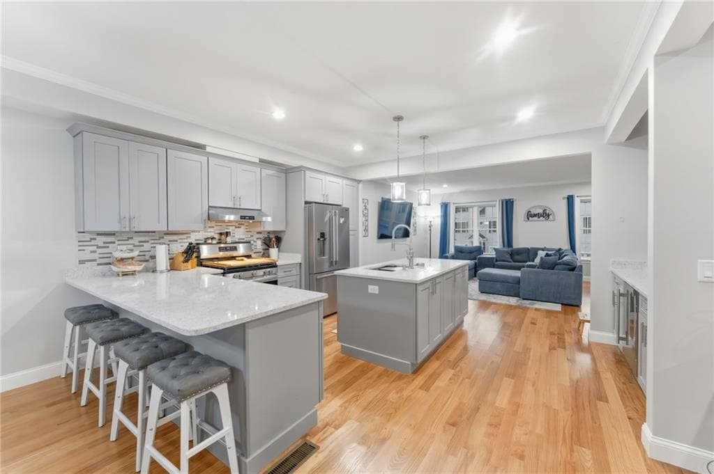 Condominium at 1504 Hunting Hill Drive, Cumberland, photo 9 of 46