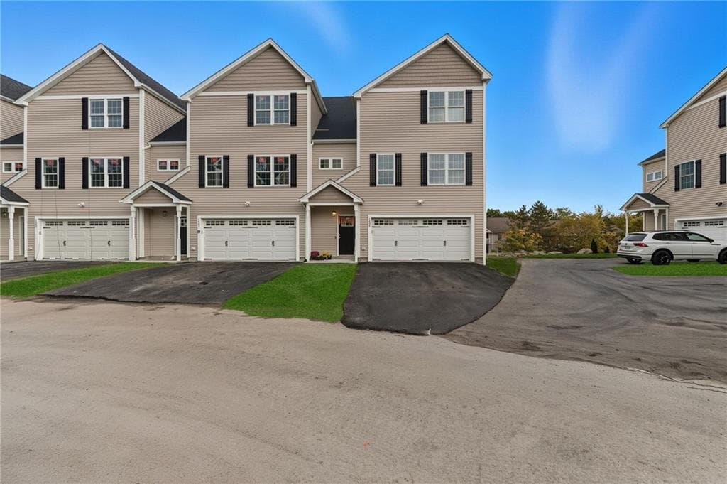 Condominium at 1504 Hunting Hill Drive, Cumberland, photo 40 of 46