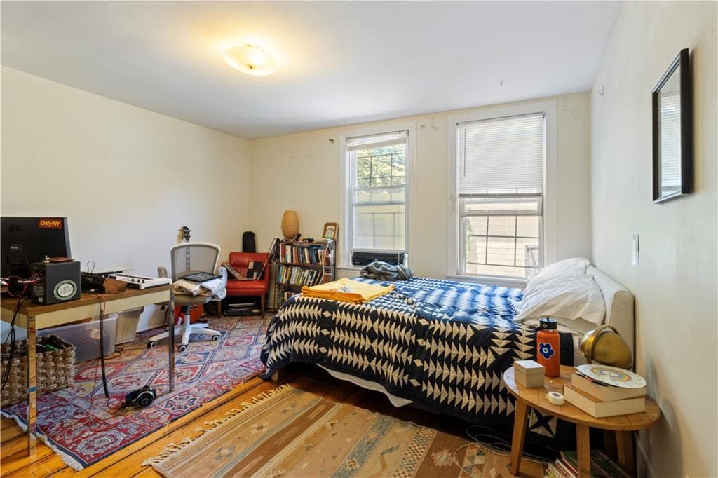 176 Williams Street photo 47