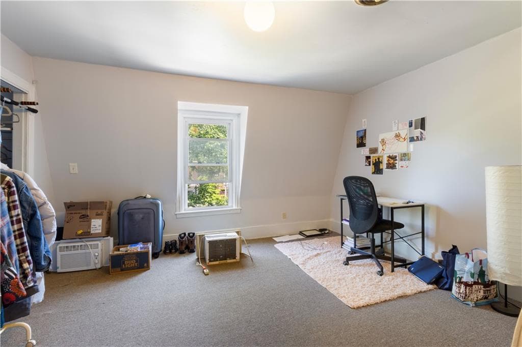 176 Williams Street photo 26
