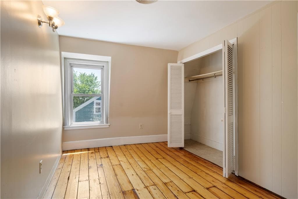 176 Williams Street photo 36