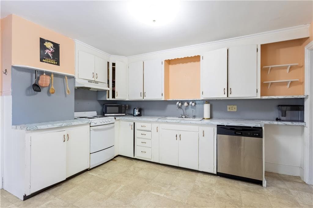 176 Williams Street photo 32