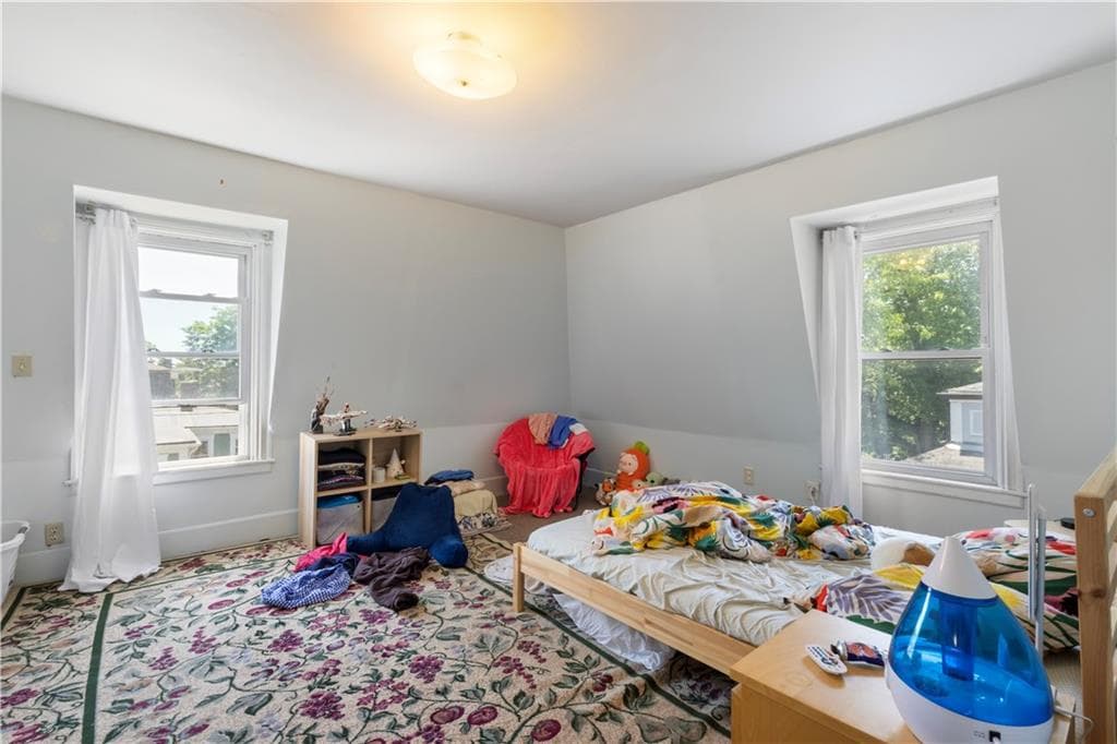176 Williams Street photo 24
