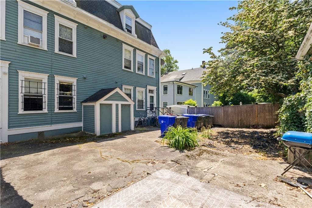 176 Williams Street photo 50