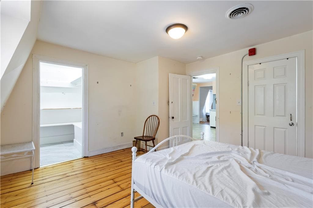 176 Williams Street photo 35