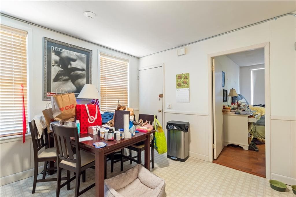 176 Williams Street photo 4