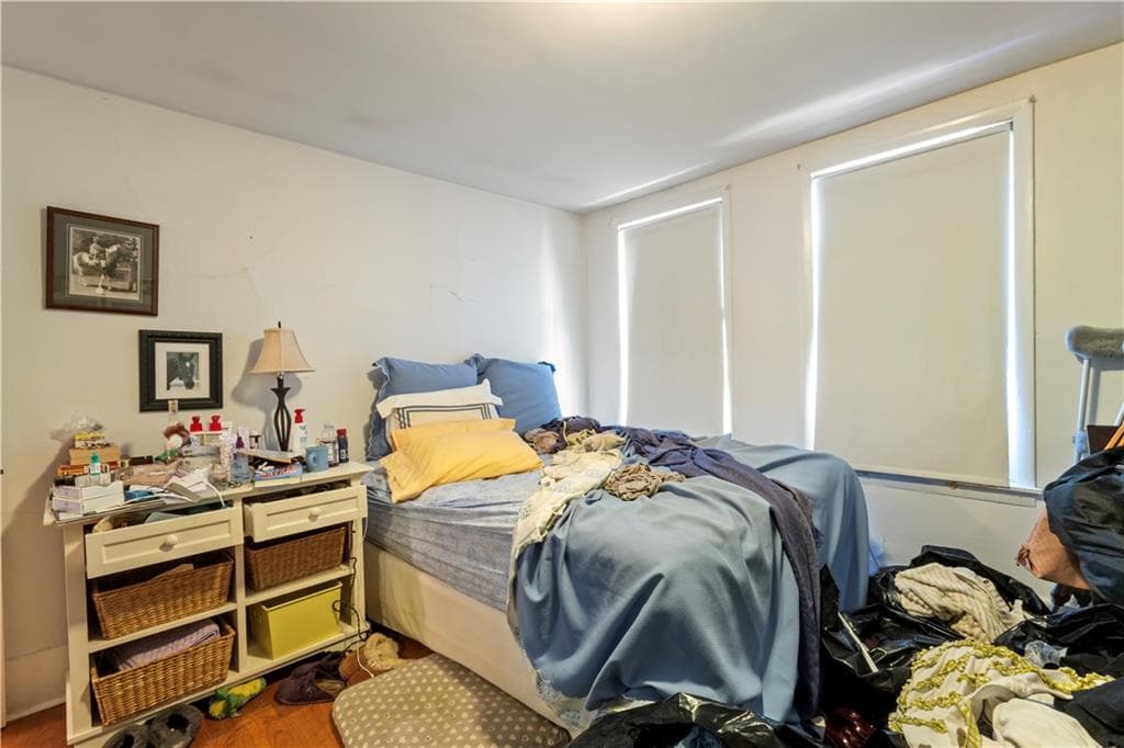 176 Williams Street photo 8