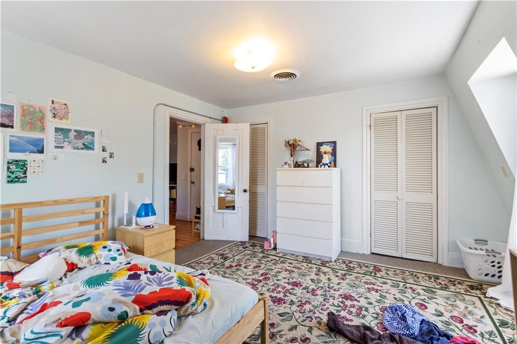 176 Williams Street photo 25