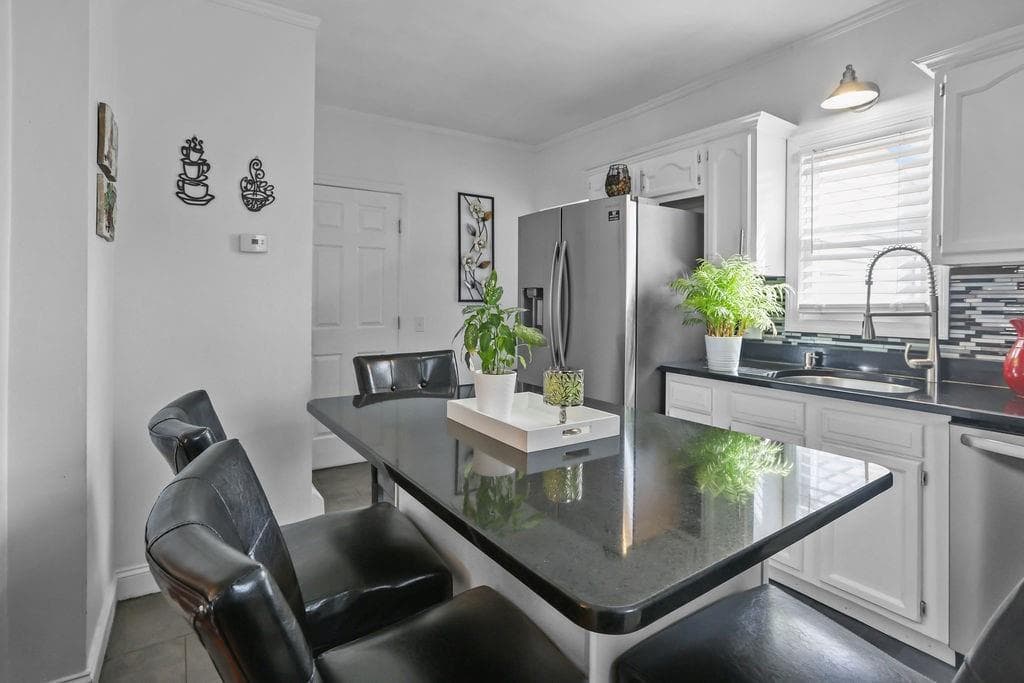 56 Errol Street photo 2