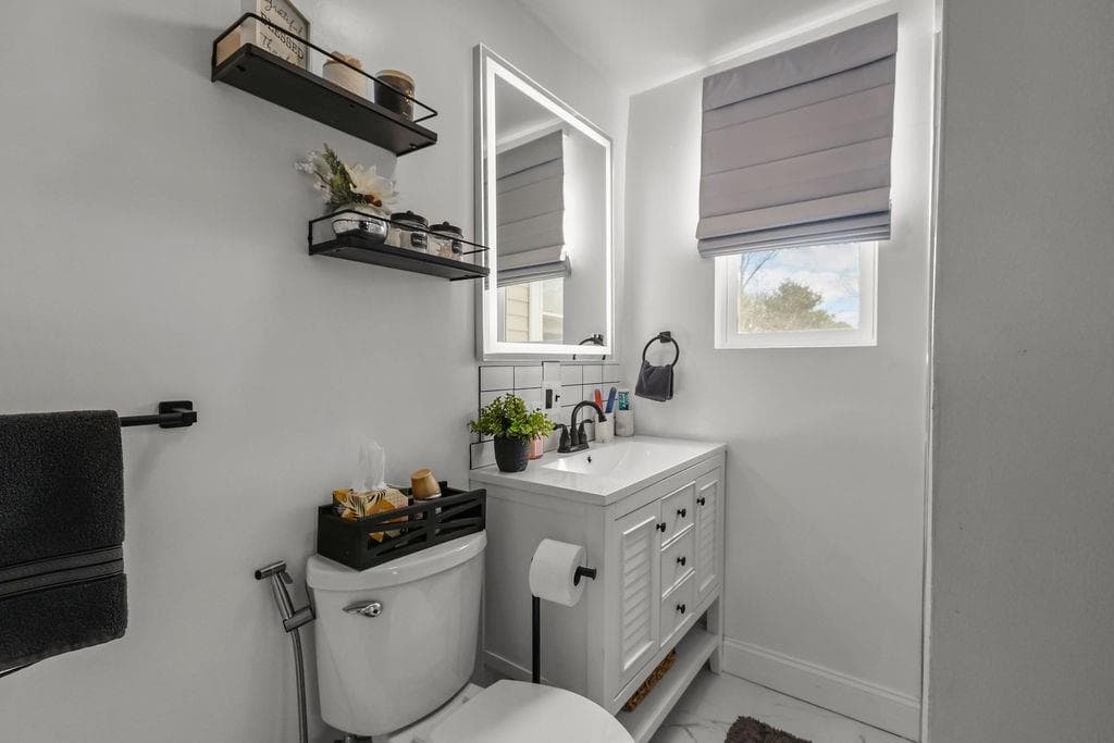 56 Errol Street photo 11