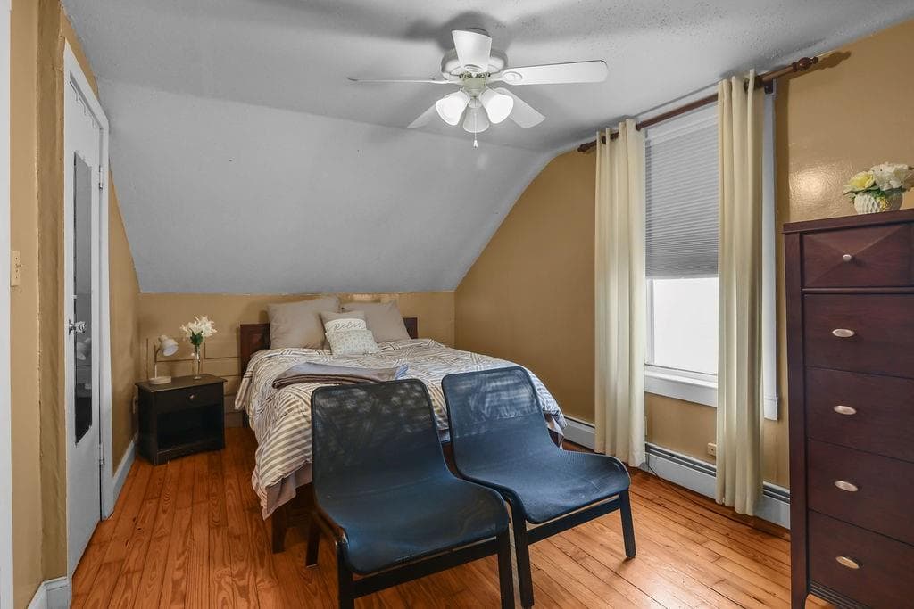 56 Errol Street photo 19