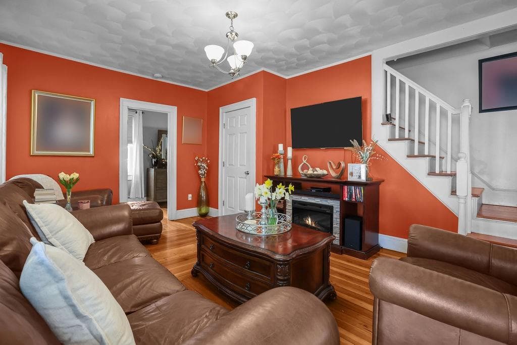 56 Errol Street photo 4