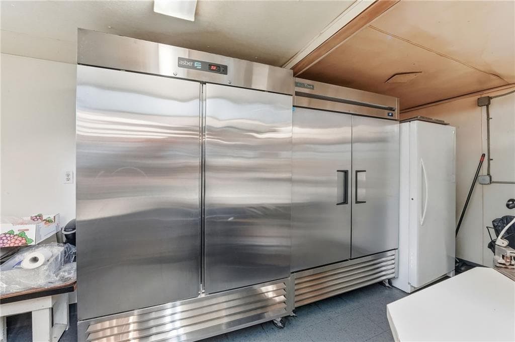 Commercial,Commercial Sale at 170 Franklin Street, Bristol, photo 12 of 17