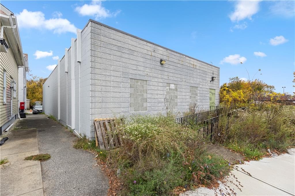 39 De Soto Street photo 4