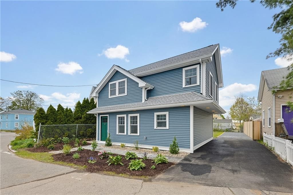 Single Family Residence at 33 Jefferson Avenue, East Providence, photo 2 of 48