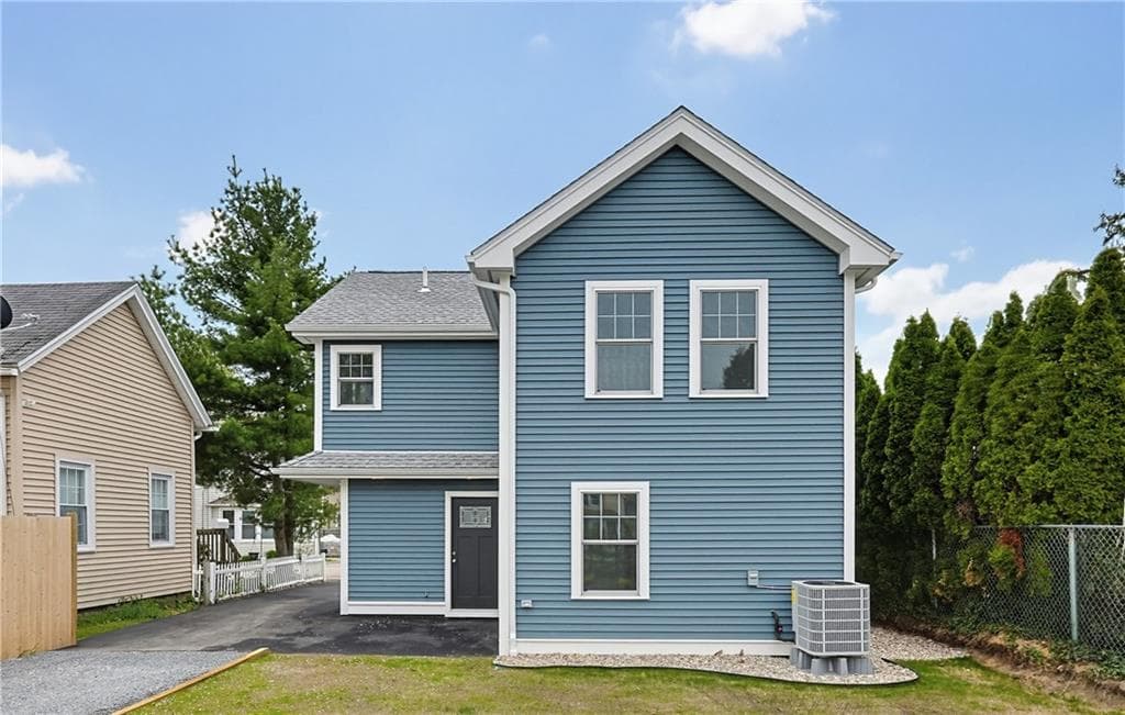 Single Family Residence at 33 Jefferson Avenue, East Providence, photo 46 of 48