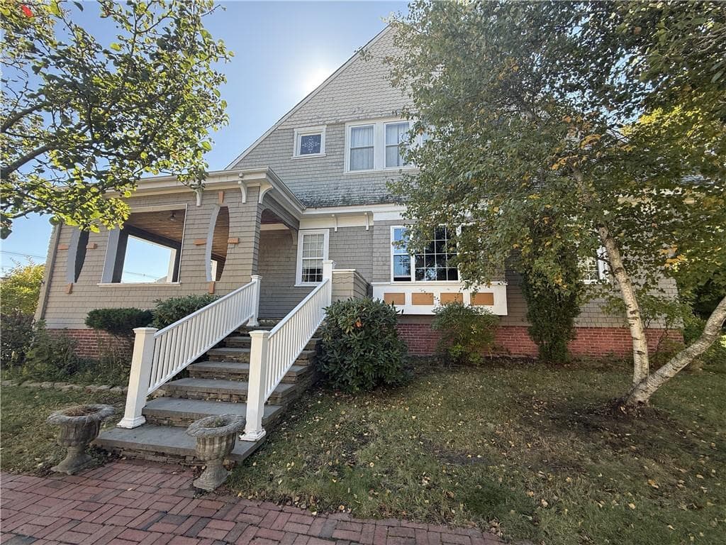 14 Bartlett Avenue