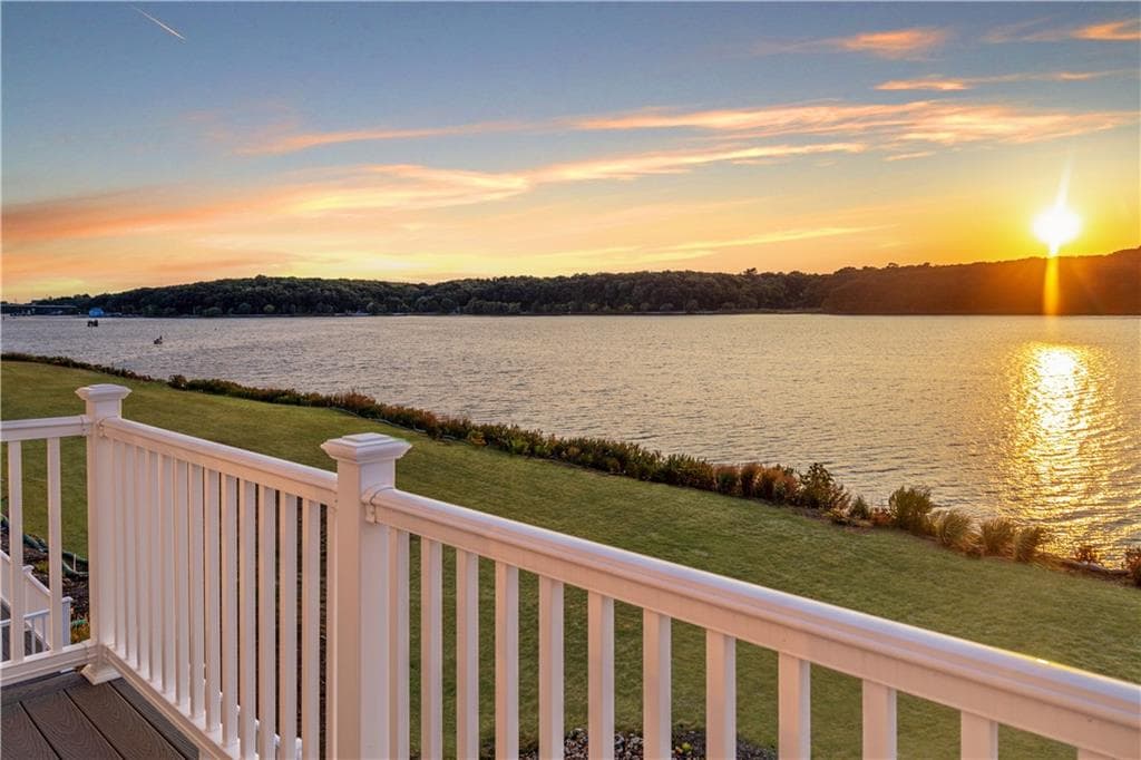 Condominium at 114 East Point Drive, East Providence, photo 12 of 38