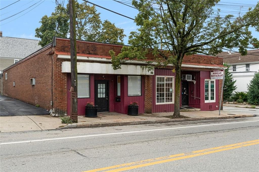 95 Warren Avenue