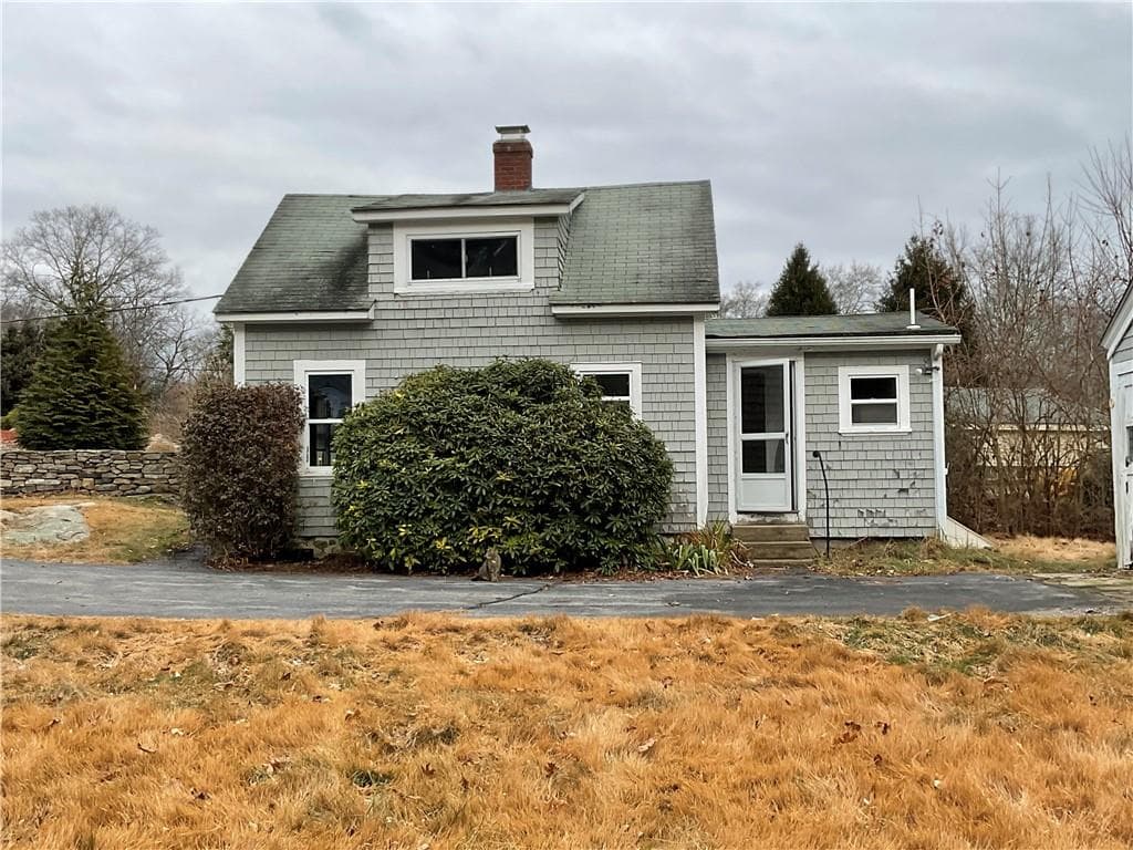 Multi Family at 922 924 Plainfield Pike, Scituate, photo 2 of 22