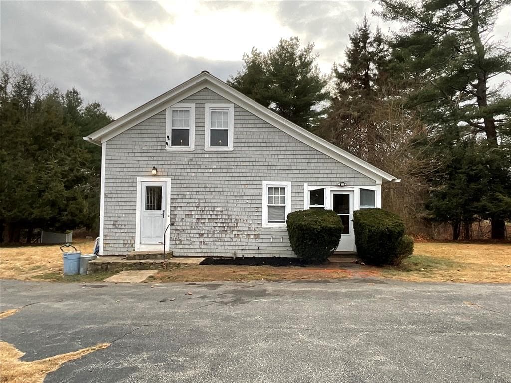Multi Family at 922 924 Plainfield Pike, Scituate, photo 6 of 22