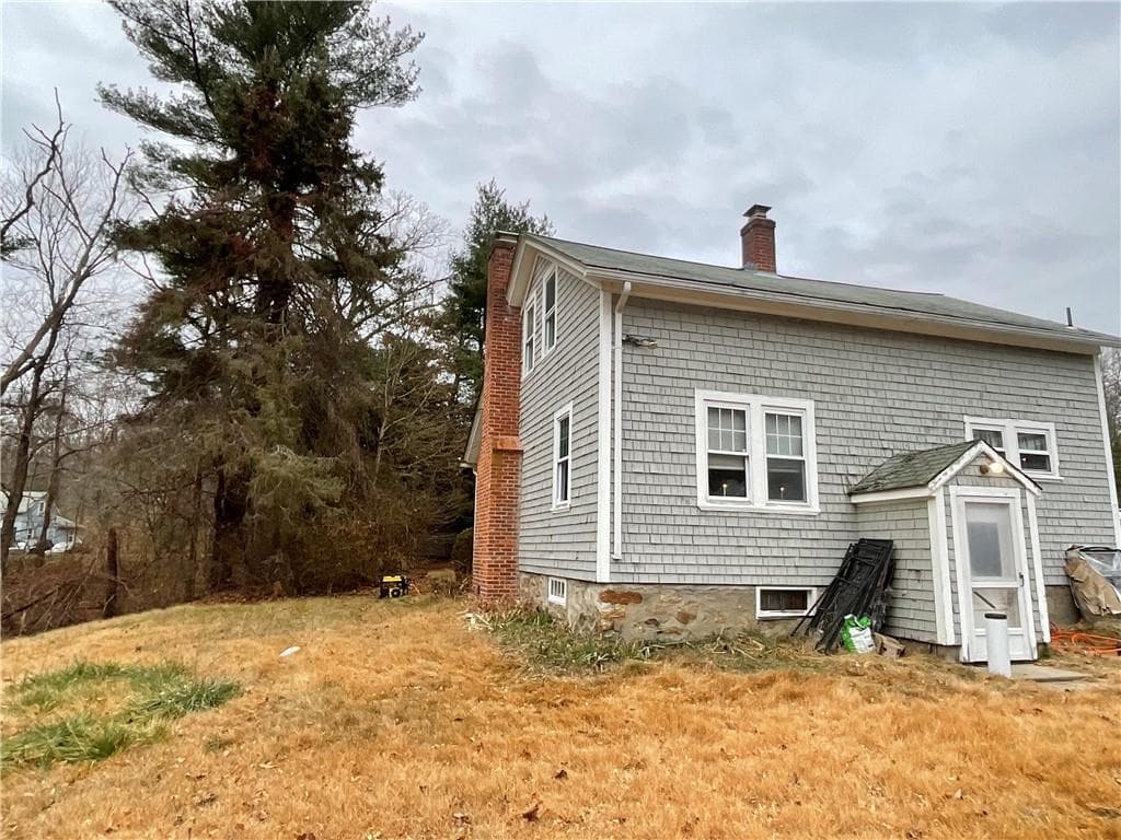Multi Family at 922 924 Plainfield Pike, Scituate, photo 12 of 22